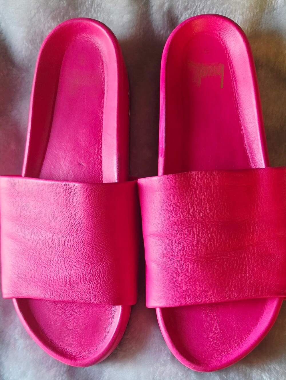 beek Vibrant Hot Pink Slide Sandals
